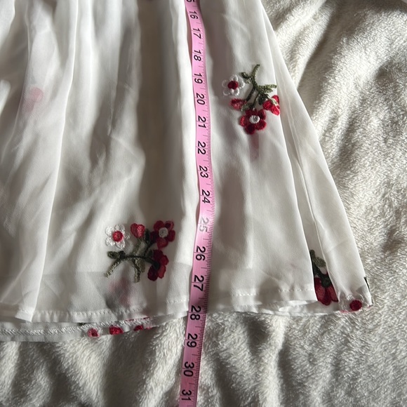 😎 Summer Sale! Beautiful embroidered blouse size M-L - Picture 8 of 8